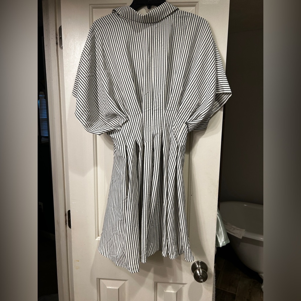 NEW NWT Annabelle Striped Mini Shirt Dress
size Medium- Sold Out Online - Picture 6 of 6